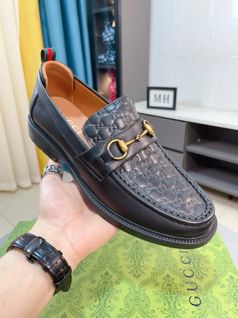 Men's shoes 💰500🌹🌹[GUCCI Gucci] A new style of formal men's leather shoes is coming ~ The original quality upper is made of Italian cowhide➕The leather is soft and delicate, comfortable and soft. The top layer of genuine leather, rubber wear-resistant outsole, the shoe shape is dignified and domineering, and the luxury charm is not concealed! The natural and free nouveau riche leads the trend. Code number: 38-44